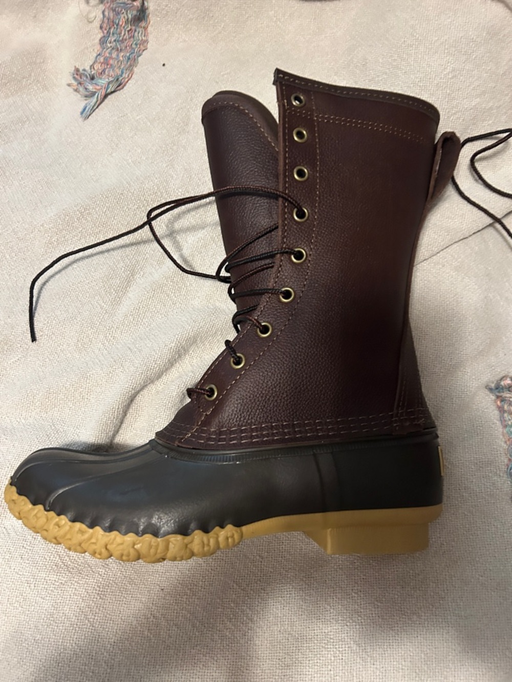 NWOT LL Bean waterproof, insulated 10” “Maine hunting shoe” lace-up boots